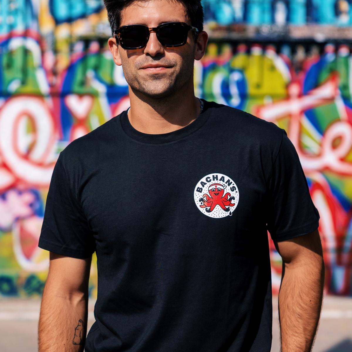 Logo Tee R8